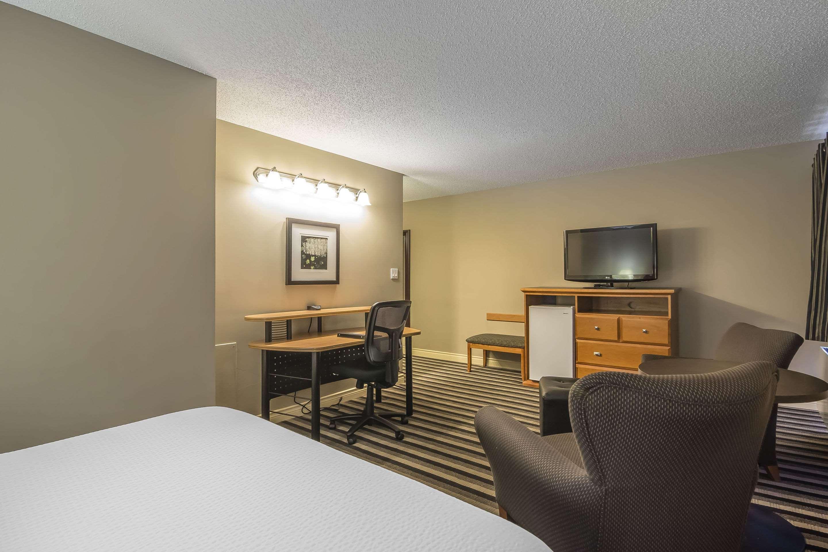Quality Inn West Edmonton Esterno foto